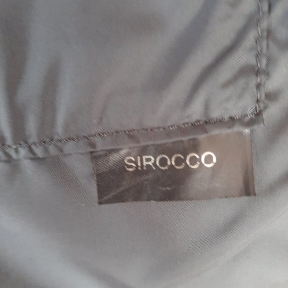 Vest - Picture 10 of 13